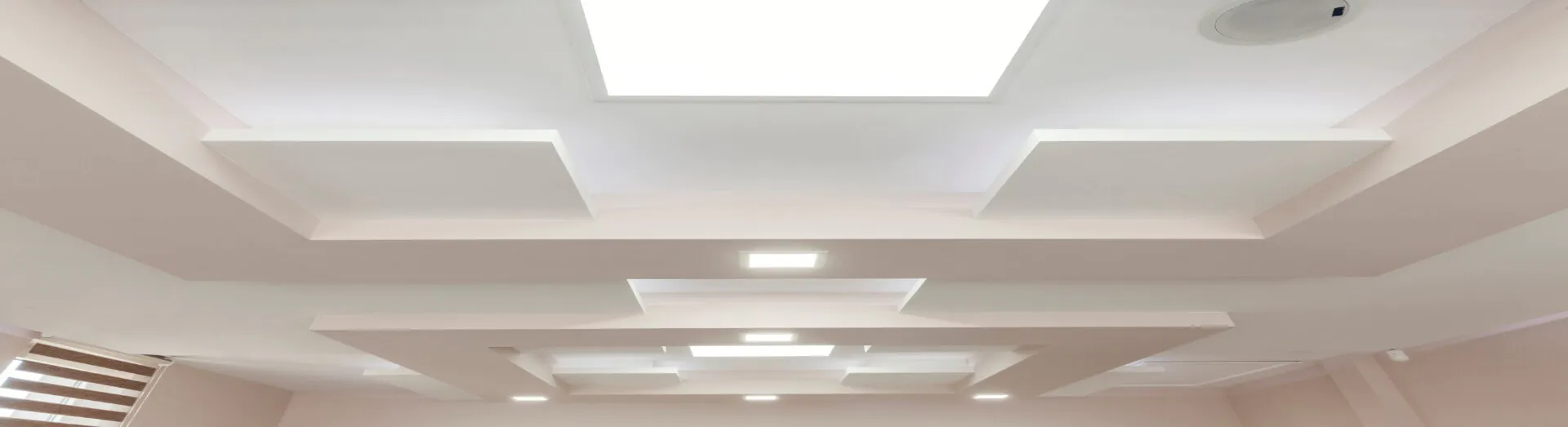 Was ist der Wartungsfaktor bei Beleuchtung? Was ist der Wartungsfaktor bei Beleuchtung? Headerbild mit LED-Panels